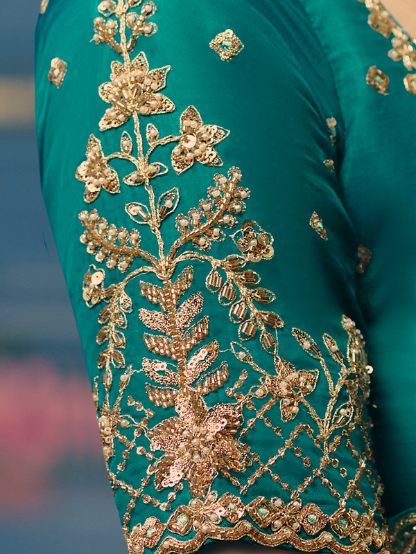Aqua Green Banarasi Dola Silk Saree, contrast blouse close-up